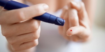 ¿Cómo la diabetes puede causar problemas en la vejiga?