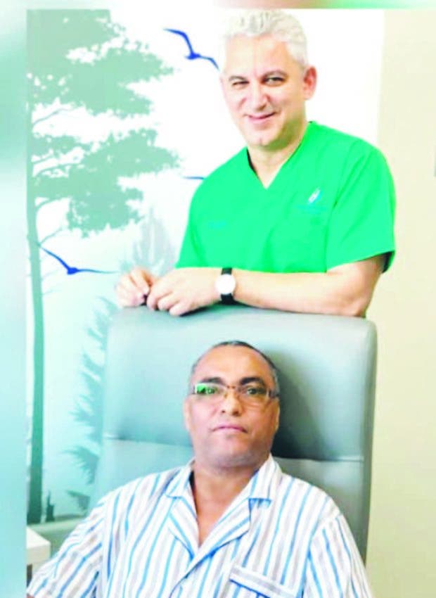 Dr. David Samadi con paciente Silvio Cabrera