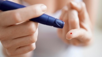 ¿Cómo la diabetes puede causar problemas en la vejiga?