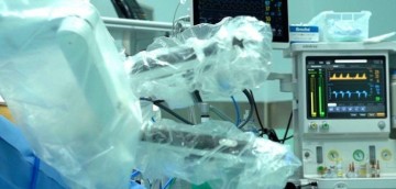 SAMADI-HOMS estrena el moderno robot quirúrgico  Da Vinci Xi